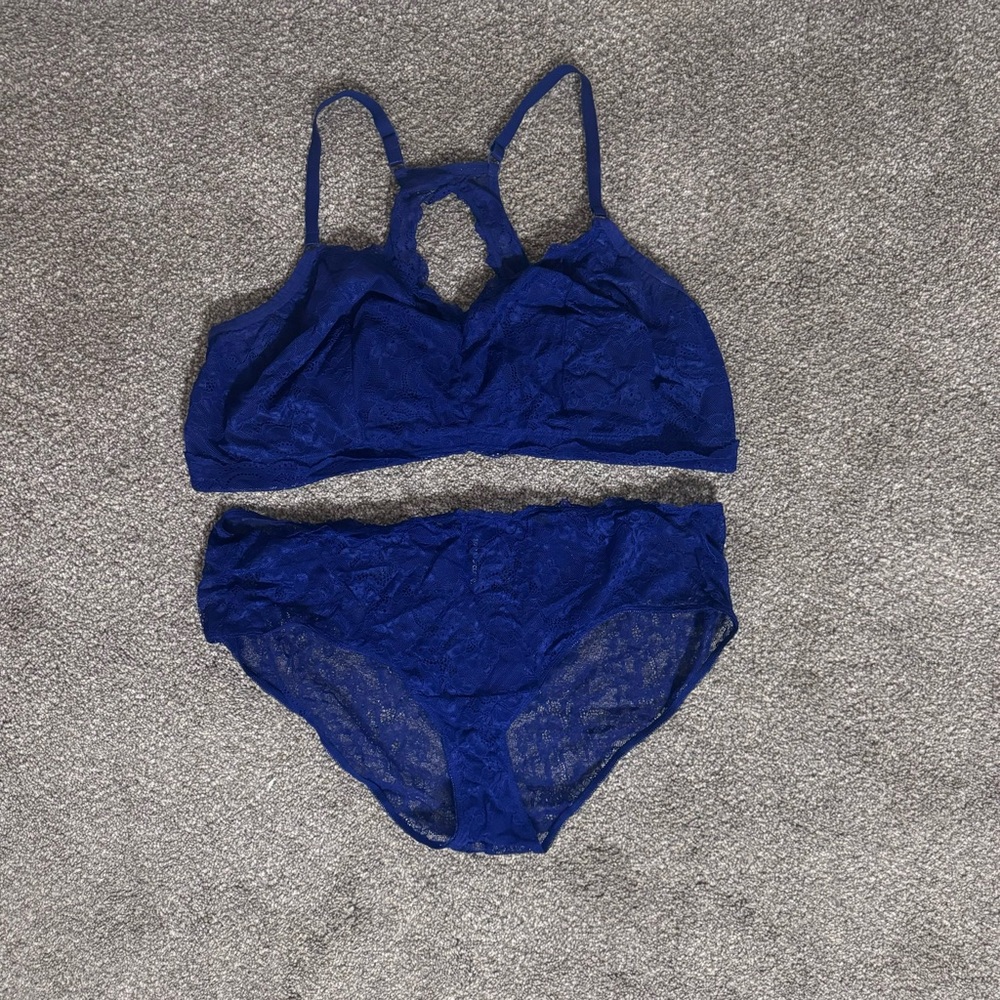 Torrid Size 3 Blue Hipster Panty and Bralette Set
